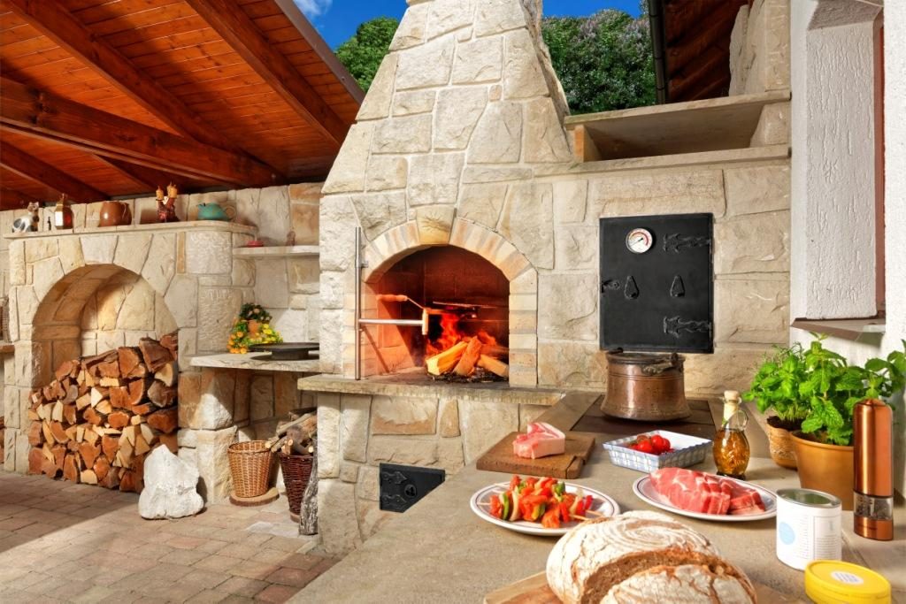 Pískovcové kuchyně s krbem Pískovcové kuchyně s krbem