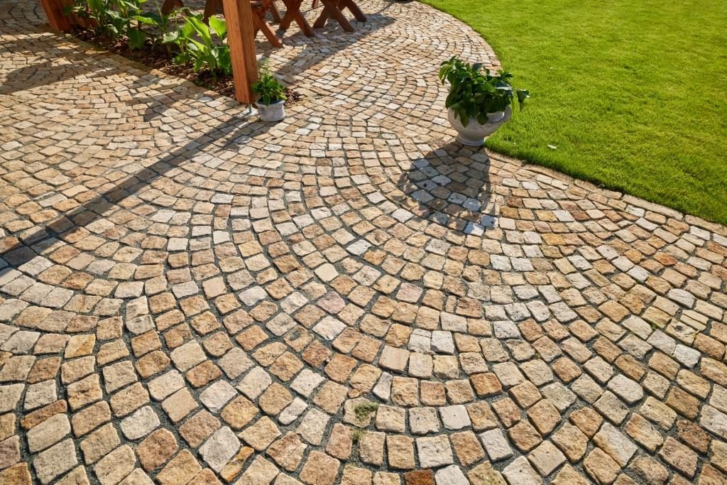 Pískovcové dlažební kostky z kamenolomu Vyhnánov Pískovcové dlažební kostky z kamenolomu Vyhnánov