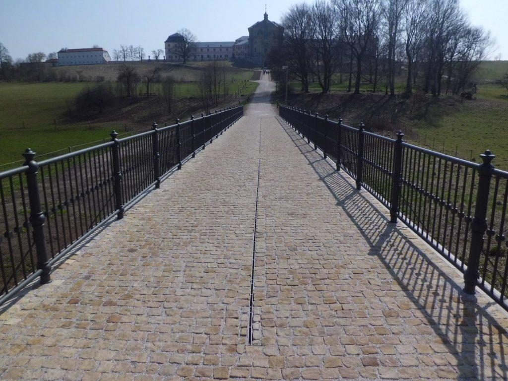 Pískovcové dlažební kostky z kamenolomu Vyhnánov Pískovcové dlažební kostky z kamenolomu Vyhnánov