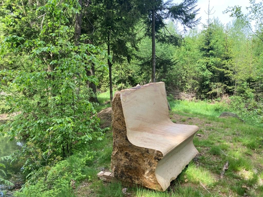 lavice 2 Kamenná lavice z pískovce