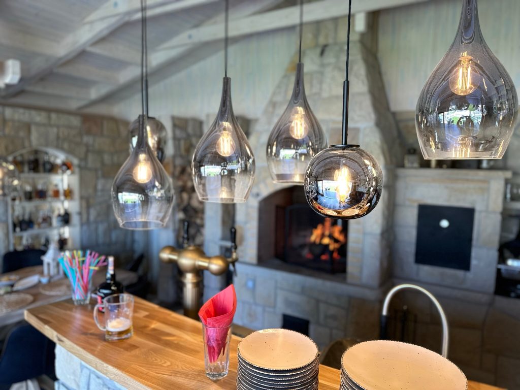 Zahradní kamenná kuchyně z pískovce Zahradní kamenná kuchyně z pískovce