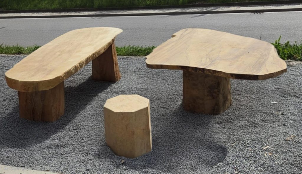 3e7e8e12-4bbb-4fdf-aa8e-426aa4dbce0f kamenný stůl a lavice z pískovce